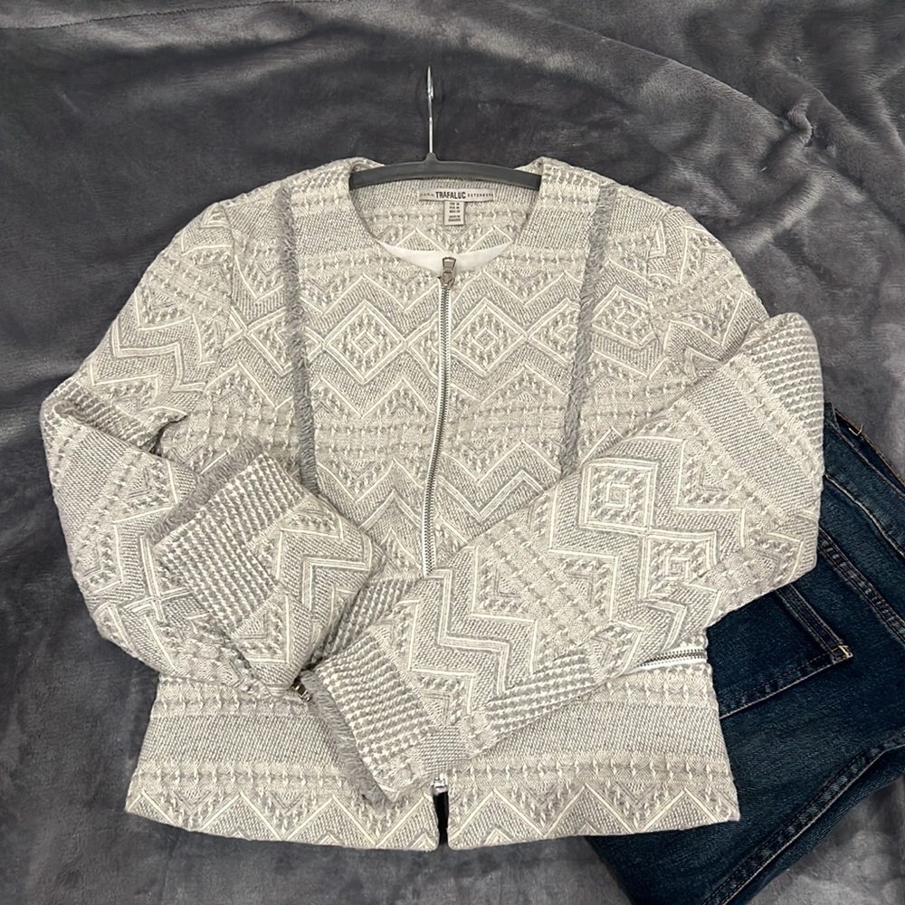 Light grey Jacket Coco Style size M. Fits small. Unworn zara